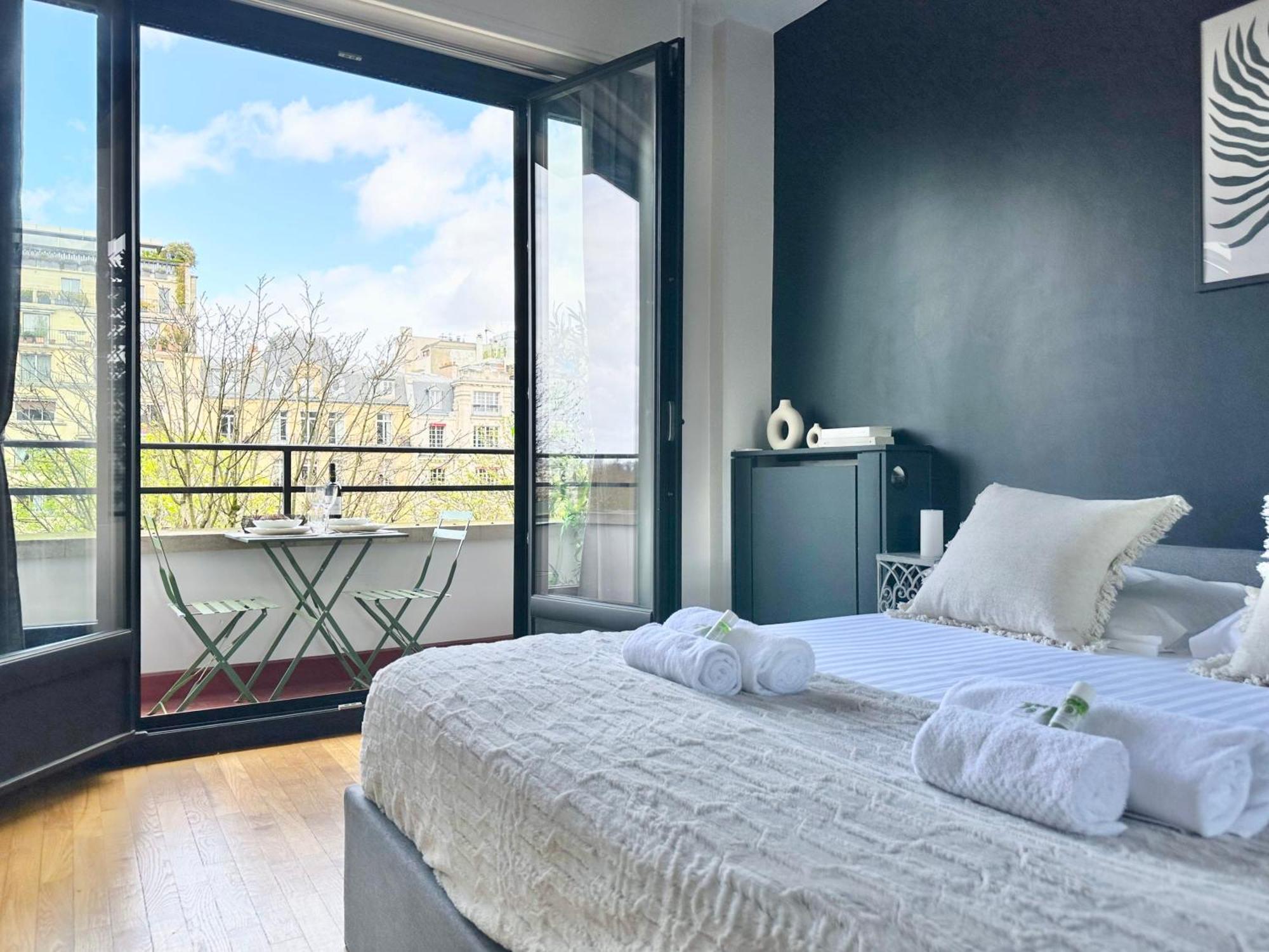 Stylish Apartment With A Balcony In Paříž Exteriér fotografie